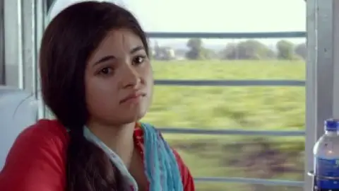 Still 1 of Secret Superstar (2017) BluRay [Hindi DD5.1] 1080p 720p & 480p [x264/HEVC]