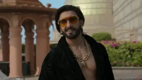Still 3 of Rocky Aur Rani Kii Prem Kahaani (2023) WEB-DL [Hindi DD5.1] 1080p 720p & 480p [x264/HEVC]