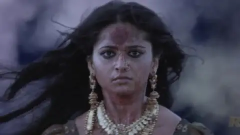 Still 6 of Arundhati (2009) UNCUT BluRay [Hindi (DD2.0) & Telugu] 1080p 720p & 480p Dual Audio [x264/HEVC]