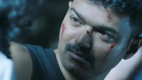 Still 8 of Theri (2016) UNCUT WEB-DL [Hindi (DD5.1) & Tamil] 1080p 720p & 480p Dual Audio [x264/10Bit-HEVC]