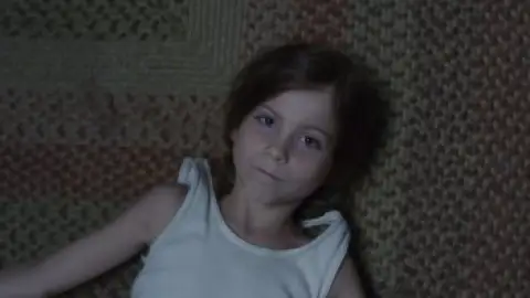 Still 3 of Room (2015) BluRay [Hindi (ORG 2.0) & English] 4K 1080p 720p & 480p Dual Audio [x264/10Bit-HEVC]