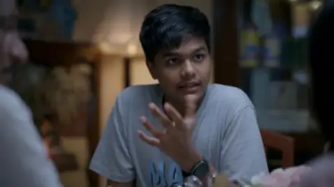 Still 5 of Bakaiti (Season 1) WEB-DL [Hindi DD5.1] 4K 1080p 720p & 480p x264 | Zee5 Series