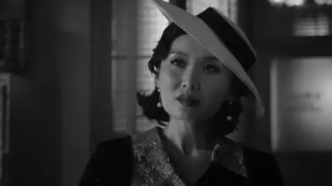 Still 3 of Spider-Noir (Season 1) WEB-DL [Hindi (DD5.1) & English] 4K 1080p 720p & 480p [x264/10Bit-HEVC] | [ALL Episodes] | PrimeVideo Series [Authentic Black and White]