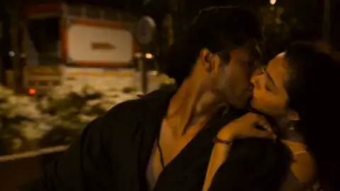 Still 6 of Saiyaara (2025) DS4K WEB-DL [Hindi DD5.1] 4K 1080p 720p & 480p [x264/10Bit-HEVC]