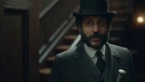 Still 1 of Enola Holmes 2 (2022) WEB-DL [Hindi (DD5.1) & English] 4K 1080p 720p & 480p Dual Audio [x264/10Bit-HEVC]
