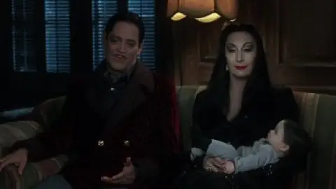 Still 1 of Addams Family Values (1993) BluRay [Hindi (ORG 2.0) & English] 4K 1080p 720p & 480p Dual Audio [x264/10Bit-HEVC]