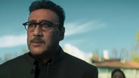 Still 1 of Sooryavanshi (2021) WEB-DL [Hindi DD5.1] 1080p 720p & 480p [x264/HEVC]
