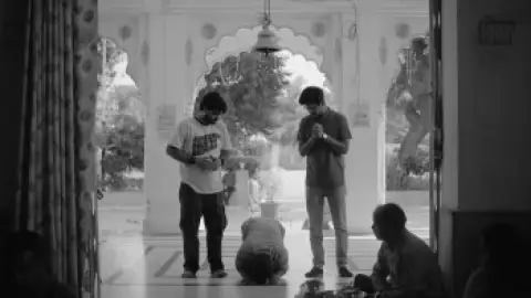 Still 2 of Kota Factory (Season 3) WEB-DL [Hindi DD5.1] 1080p 720p & 480p [x264/HEVC] HD | ALL Episodes [NetFlix Series]