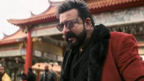 Still 8 of Double iSmart (2024) WEB-DL [Hindi (DD5.1) & Telugu] 1080p 720p & 480p Dual Audio [x264/HEVC]