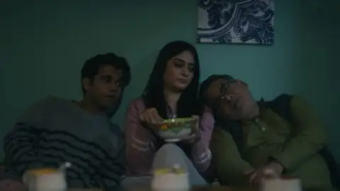 Still 3 of FLAMES (Season 4) WEB-DL [Hindi DD5.1] 1080p 720p & 480p [x264/HEVC] HD | ALL Episodes [Amazon Series]