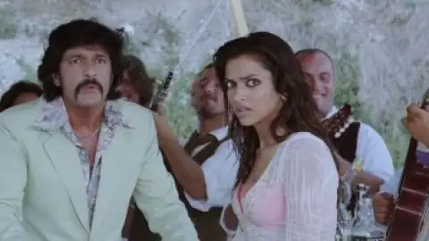 Still 2 of Housefull (2010) BluRay [Hindi DD5.1] 1080p 720p & 480p [x264/HEVC]