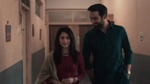 Still 4 of Akelli (2023) WEB-DL [Hindi DD5.1] 4K 1080p 720p & 480p [x264/HEVC]