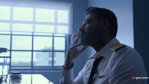 Still 1 of RunWay 34 (2022) WEB-DL [Hindi DD5.1] 1080p 720p & 480p [x264/HEVC] HD