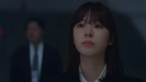 Still 1 of Unlock My Boss (Season 1) WEB-DL [Hindi (ORG 2.0) & Korean] 1080p 720p & 480p [x264/10Bit-HEVC] Dual Audio DD2.0