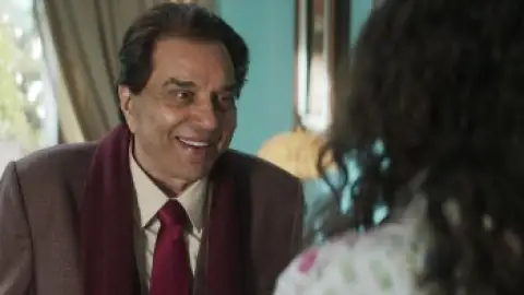 Still 1 of Ikkis (2026) WEB-DL [Hindi DD5.1] 4K 1080p 720p & 480p [x264/HEVC]