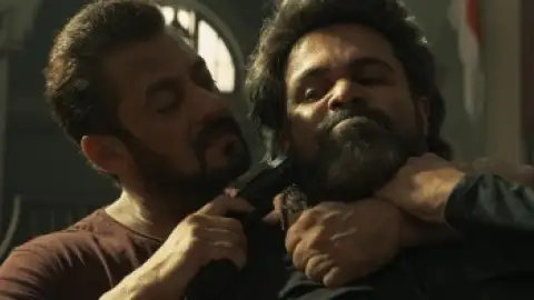 Still 6 of Tiger 3 (2023) DS4K WEB-DL [Hindi DD5.1] 4K 1080p 720p & 480p [x264/HEVC]