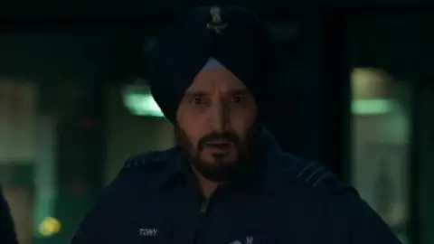Still 4 of Operation Safed Sagar (Season 1) DS4K WEB-DL [Hindi DD5.1] 4K 1080p 720p & 480p [x264/10Bit-HEVC] HD | ALL Episodes [NF Series]