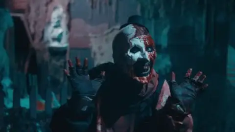 Still 8 of Terrifier 2 (2022) BluRay [Hindi (DD2.0) & English] 4K 1080p 720p & 480p Dual Audio [x264/10Bit-HEVC]