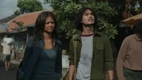 Still 1 of Dancing Village: The Curse Begins (2024) WEB-DL [Hindi (ORG 5.1) & Indonesian] 4K 1080p 720p & 480p Dual Audio [x264/10Bit-HEVC]