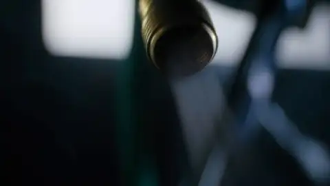Still 9 of The Equalizer (2014) BluRay [Hindi (ORG 2.0) + English] 1080p 720p & 480p Dual Audio [x264/ESubs]