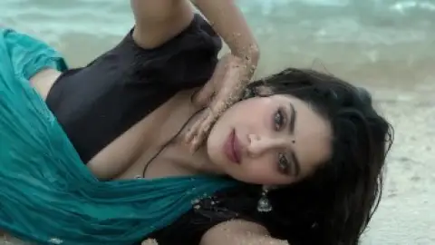 Still 5 of Devara: Part 1 (2024) WEB-DL [Hindi (DD5.1) & Telugu] 4K 1080p 720p & 480p Dual Audio [x264/10Bit-HEVC]