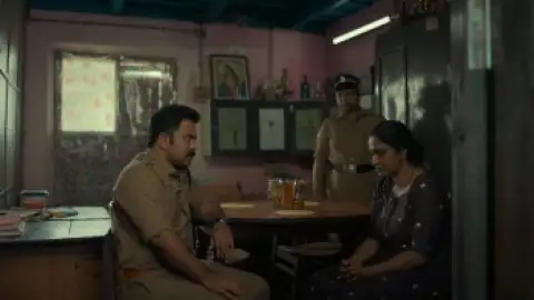Still 7 of Kerala Crime Files (Season 1) WEB-DL [Hindi (DD5.1) & Malayalam] 4K 1080p 720p & 480p [x264/HEVC] | [ALL Episodes] | JioHotStar Series