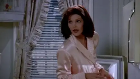 Still 5 of The Naked Gun 2½: The Smell of Fear (1991) BluRay [English DD5.1] 1080p 720p & 480p [x264/10Bit-HEVC]