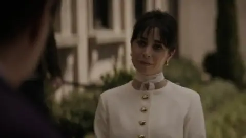 Still 4 of The Penguin (Season 1) WEB-DL [Hindi (ORG 2.0) & English] 4K 1080p 720p & 480p [x264/10Bit-HEVC] | [ALL Episodes] | HBO Series