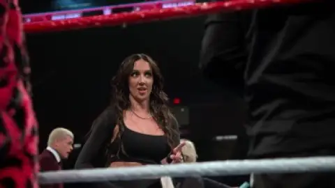 Still 4 of WWE: Unreal (Season 1) WEB-DL [Hindi (DD5.1) & English] 4K 1080p 720p & 480p [x264/ESub] | [ALL Episodes] | NF Series