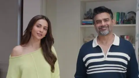 Still 1 of De De Pyaar De 2 (2025) WEB-DL [Hindi DD5.1] 4K 1080p 720p & 480p [x264/HEVC]