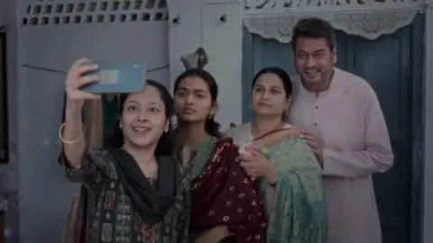 Still 1 of Safia/Safdar (2026) DS4K WEB-DL [Hindi DD5.1] 4K 1080p 720p & 480p [x264/HEVC]