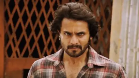 Still 4 of Ugramm (2014) UNCUT WEB-DL [Hindi (ORG 2.0) & Kannada] 1080p 720p & 480p Dual Audio [x264/10Bit-HEVC]