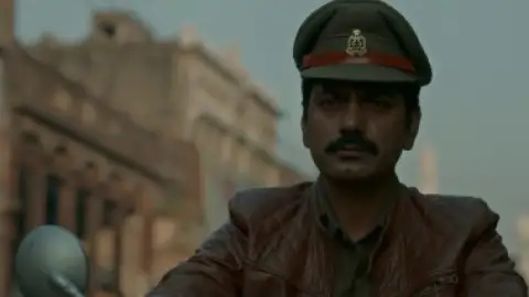Still 2 of Raat Akeli Hai (2020) WEB-DL [Hindi DD5.1] 1080p 720p & 480p [x264/HEVC]