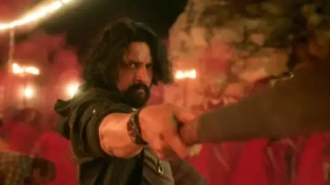 Still 6 of Mark (2025) DS4K WEB-DL [Hindi (DD5.1) & Kannada] 4K 1080p 720p & 480p Dual Audio [x264/10Bit-HEVC]