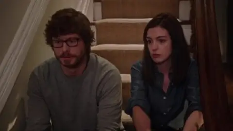 Still 7 of The Intern (2015) BluRay [Hindi (ORG 2.0) & English] 4K 1080p 720p & 480p Dual Audio [x264/10Bit-HEVC]