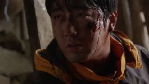 Still 6 of Deep Trap (2015) BluRay [Hindi (ORG 5.1) + Korean] 1080p 720p & 480p Dual Audio [x264/ESubs]