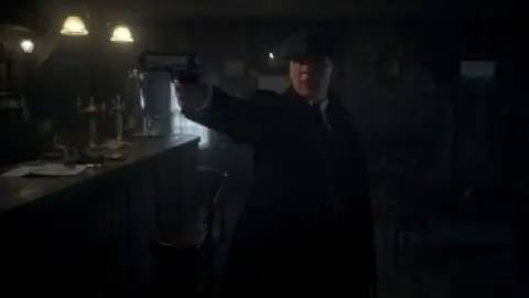 Still 2 of Peaky Blinders (Season 6) BluRay [Hindi (DD2.0) & English] 1080p 720p & 480p [x264/10Bit-HEVC] | [ALL Episodes] | TV Series