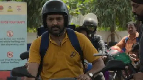 Still 1 of Zwigato (2023) WEB-DL [Hindi DD5.1] 1080p 720p & 480p [x264/HEVC]