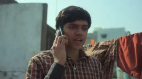 Still 1 of Gutar Gu (Season 1) WEB-DL [Hindi (DD2.0)] 1080p 720p & 480p x264 | AMZN Series