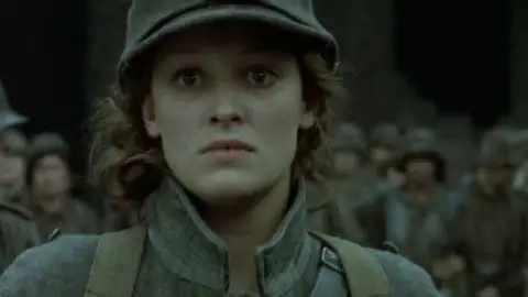 Still 6 of Downfall (2004) BluRay [English DD2.0] 1080p 720p & 480p [x264/10Bit-HEVC]