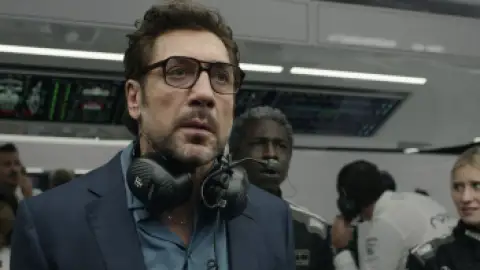 Still 7 of F1: The Movie (2025) DS4K WEB-DL [Hindi (DD5.1) & English] 4K 1080p 720p & 480p Dual Audio [x264/10Bit-HEVC]