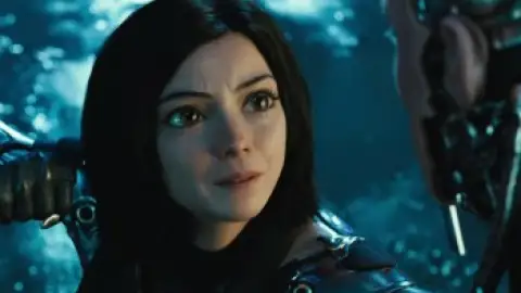 Still 6 of Alita: Battle Angel (2019) BluRay [Hindi (ORG 5.1) & English] 4K 1080p 720p & 480p Dual Audio [x264/10Bit-HEVC]