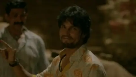 Still 6 of Laal Rang (2016) WEB-DL [Hindi DD2.0] 1080p 720p & 480p [x264/HEVC]