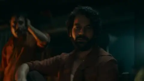 Still 2 of Maalik (2025) WEB-DL [Hindi DD5.1] 4K 1080p 720p & 480p [x264/10Bit-HEVC]