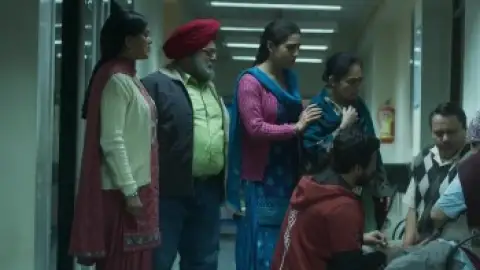 Still 7 of Zara Hatke Zara Bachke (2023) WEB-DL [Hindi DD5.1] 4K 1080p 720p & 480p [x264/HEVC]