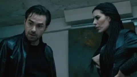 Still 2 of The Goldsmith (2022) BluRay [Hindi (ORG 5.1) & Italian] 1080p 720p & 480p Dual Audio [x264/10Bit-HEVC]