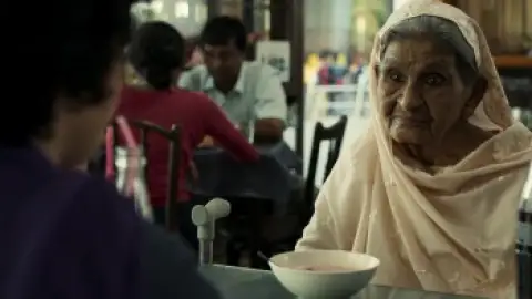 Still 3 of Photograph (2019) WEB-DL [Hindi DD5.1] 4K 1080p 720p & 480p [x264/HEVC]