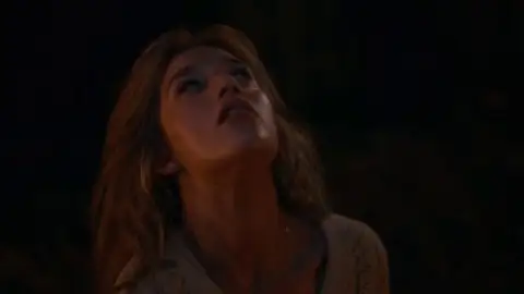 Still 1 of Playing Gracie Darling (Season 1) WEB-DL [Hindi (DD5.1) & English] 1080p 720p & 480p Dual Audio [x264/ESubs] | NF Series
