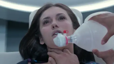 Still 8 of Flatliners (2017) BluRay [Hindi (ORG 5.1) + English] 1080p 720p & 480p Dual Audio [x264/10Bit-HEVC]