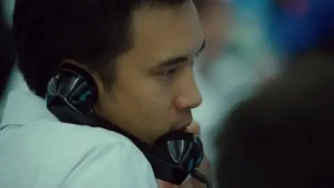 Still 6 of Margin Call (2011) BluRay [Hindi (DD2.0) & English] 1080p 720p & 480p Dual Audio [x264/10Bit-HEVC]